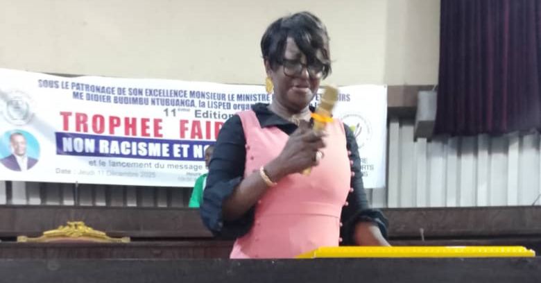 Lily Tshimpupu, Secrétaire Générale de la FECOFA, honorée lors de la 11ème édition du Trophée Fair Play LISPED